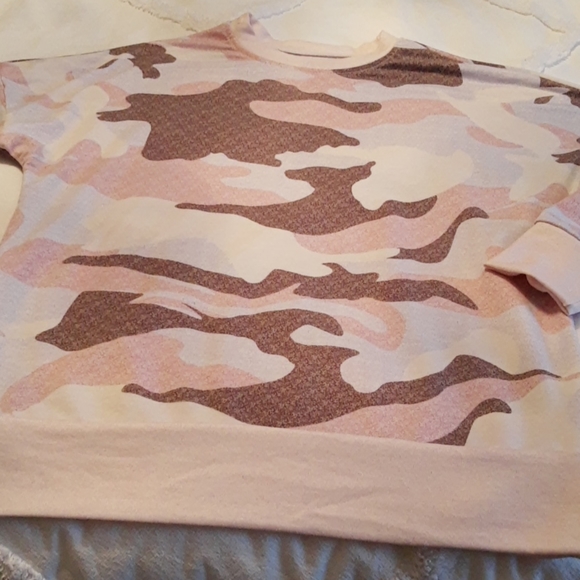 None Tops - Pink camo top